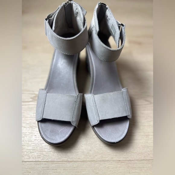 SOREL Women’s Joanie II Ankle Strap in Dove Size 8.5 - Picture 2 of 9